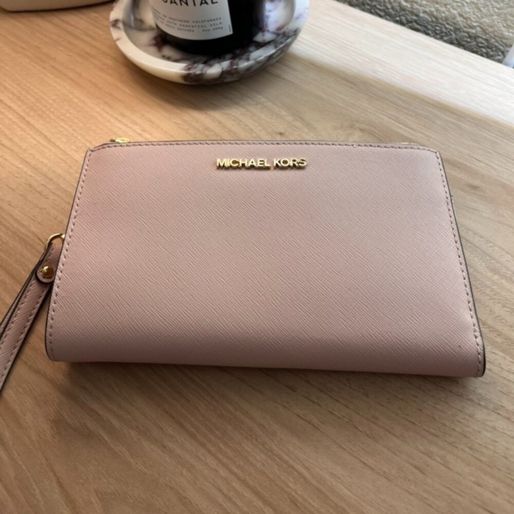 Michael Kors Clutch
